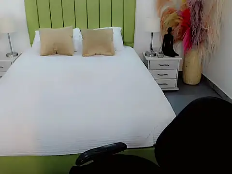 sebastian cruz  online show from 03-12-26, 06:56