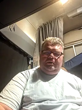 Snapshot of Grase44 chatting on 11-06-25, 03:05 Grase44 online show from 11-06-25, 03:05