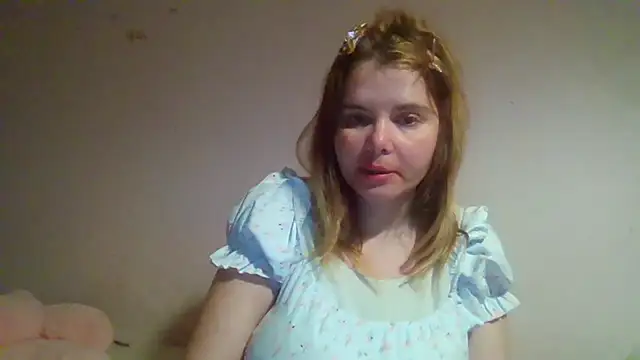 Snapshot of HornyElena chatting on 11-07-25, 05:28 HornyElena online show from 11-07-25, 05:28