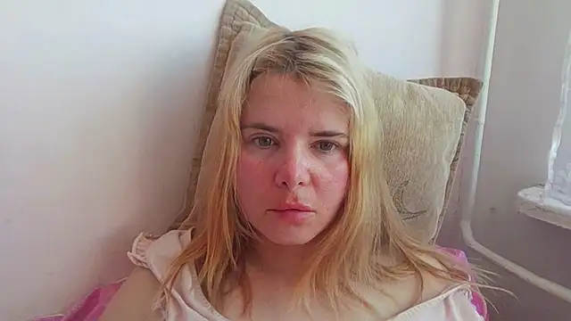 HornyElena online show from 04-17-26, 10:18