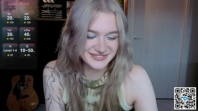 Snapshot of eshleeygreen chatting on 06-02-26, 10:21 eshleeygreen online show from 06-02-26, 10:21