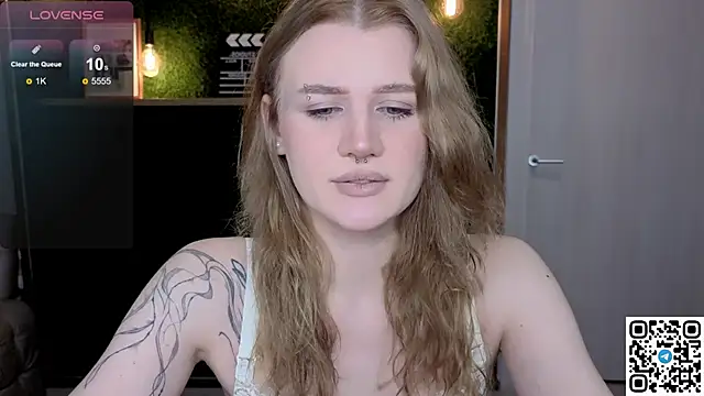 Snapshot of eshleeygreen chatting on 05-10-26, 09:27 eshleeygreen online show from 05-10-26, 09:27