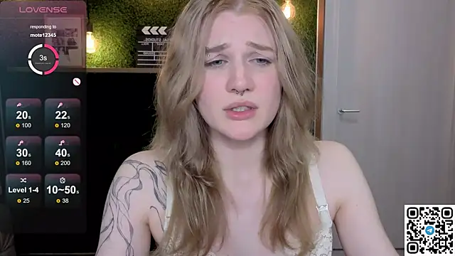 Snapshot of eshleeygreen chatting on 05-17-26, 08:31 eshleeygreen online show from 05-17-26, 08:31