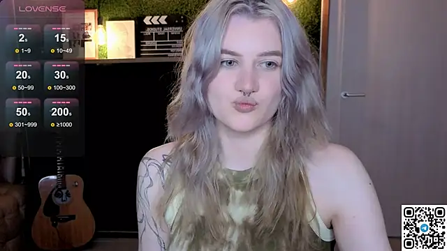 Snapshot of eshleeygreen chatting on 06-19-26, 09:31 eshleeygreen online show from 06-19-26, 09:31