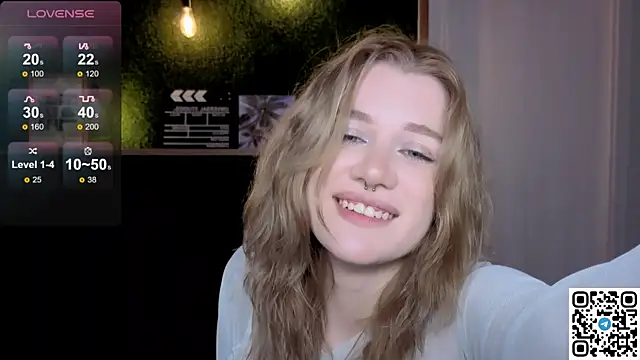 Snapshot of eshleeygreen chatting on 05-15-26, 08:40 eshleeygreen online show from 05-15-26, 08:40