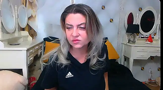 xplayfullblondexx online show from 01-13-25, 06:06