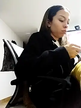 LuluuBerry online show from 12-19-25, 11:51