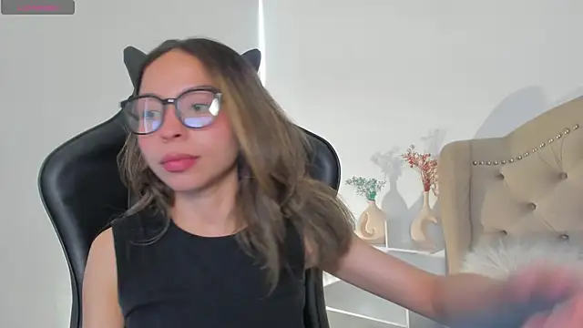 LuluuBerry online show from 11-10-25, 03:28