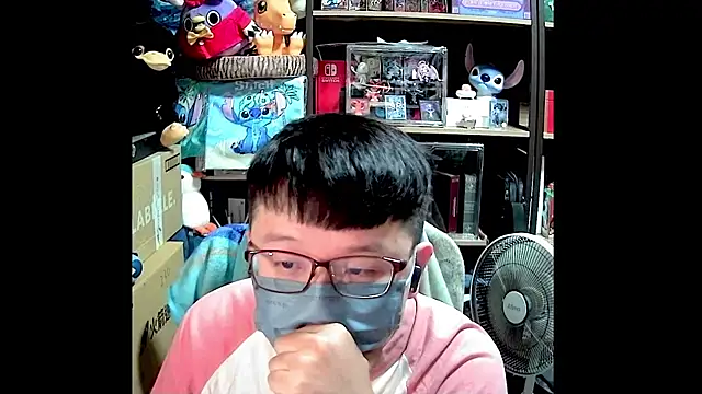 Snapshot of kk05483 chatting on 05-06-26, 04:33 kk05483 online show from 05-06-26, 04:33