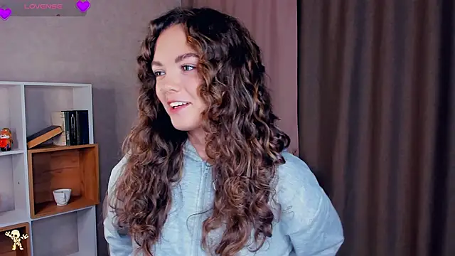 LaurelSatunas online show from 11-13-25, 04:38