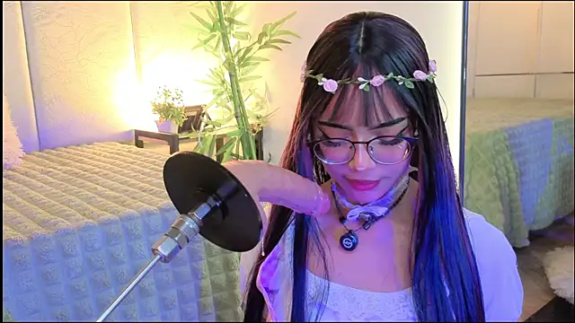  ViolletteNoir  online show from 04-12-26, 02:31