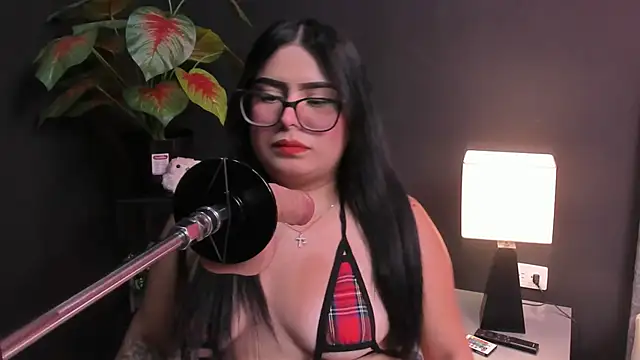 Amy whittee online show from 03-08-26, 03:43