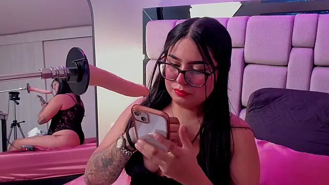 Amy whittee online show from 12-17-25, 07:19