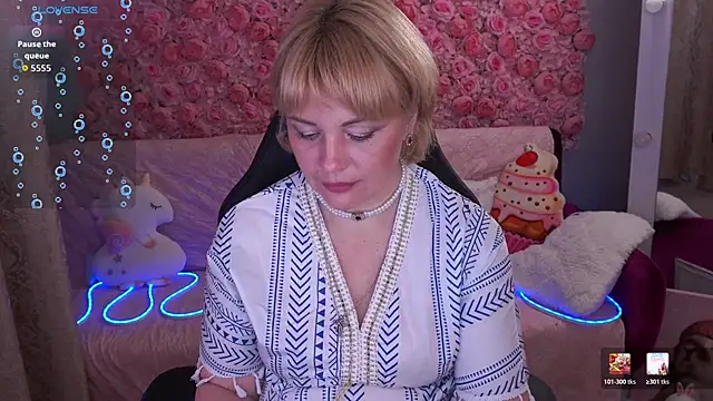 Snapshot of AmaraNights chatting on 05-13-26, 06:59 AmaraNights online show from 05-13-26, 06:59