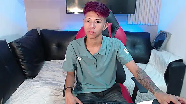 Snapshot of Tessachains_2_ chatting on 11-12-25, 06:45 Tessachains 2 online show from 11-12-25, 06:45