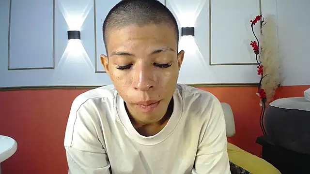 Snapshot of Tessachains_2_ chatting on 11-26-25, 02:44 Tessachains 2 online show from 11-26-25, 02:44