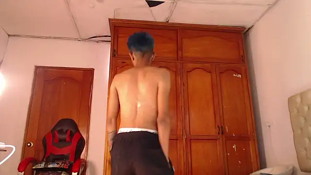 Snapshot of Tessachains_2_ chatting on 02-12-26, 02:50 Tessachains 2 online show from 02-12-26, 02:50