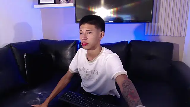 Snapshot of Tessachains_2_ chatting on 01-10-26, 05:47 Tessachains 2 online show from 01-10-26, 05:47