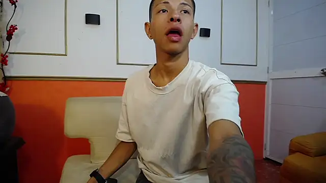 Snapshot of Tessachains_2_ chatting on 12-05-25, 01:38 Tessachains 2 online show from 12-05-25, 01:38