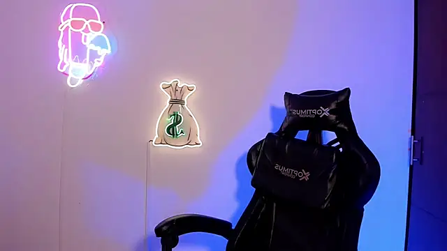 Quetzal coatl  online show from 11-11-25, 08:03