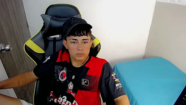 Tatann 18 online show from 11-20-25, 08:42