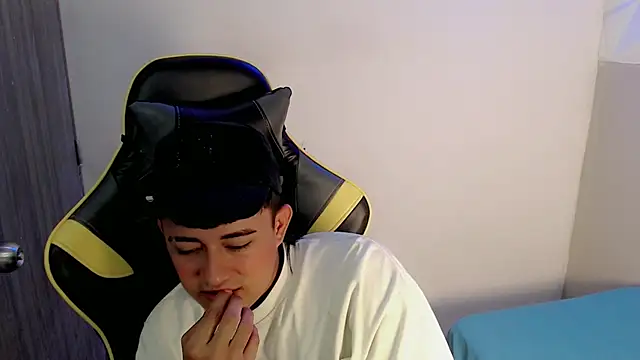 Tatann 18 online show from 11-27-25, 08:53