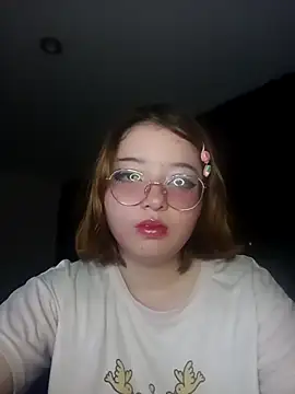 Snapshot of Michi_sauria1 chatting on 11-11-25, 08:31 Michi sauria1 online show from 11-11-25, 08:31