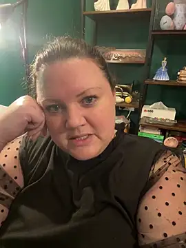 RealWoman84 online show from 11-11-25, 01:39