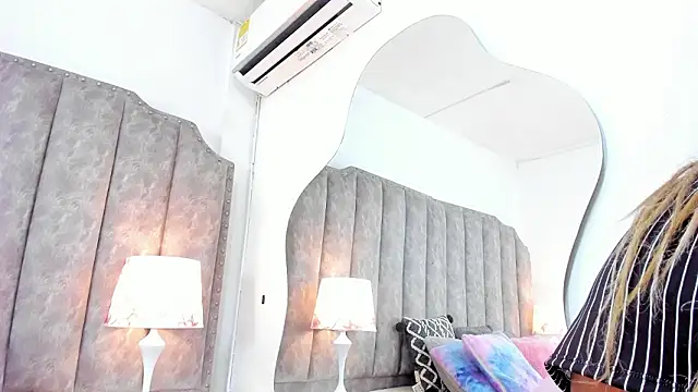 Snapshot of RubyCrox chatting on 02-11-26, 08:41 RubyCrox online show from 02-11-26, 08:41