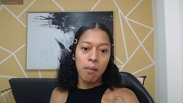 Agatha Amaya online show from 11-11-25, 01:17