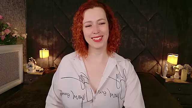 Snapshot of Evie_Berret chatting on 06-17-26, 09:03 Evie Berret online show from 06-17-26, 09:03