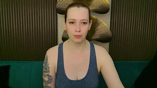 Snapshot of Evie_Berret chatting on 03-28-26, 08:54 Evie Berret online show from 03-28-26, 08:54