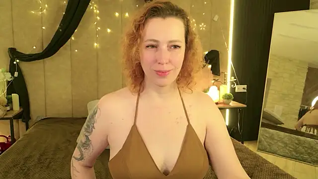 Snapshot of Evie_Berret chatting on 05-19-26, 09:00 Evie Berret online show from 05-19-26, 09:00