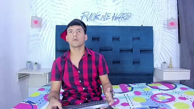 Snapshot of KEVIN_MCKINLEY chatting on 11-06-25, 05:33 KEVIN MCKINLEY online show from 11-06-25, 05:33