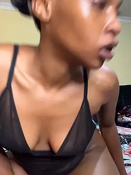 NiaLong21  online show from 02-25-26, 12:33