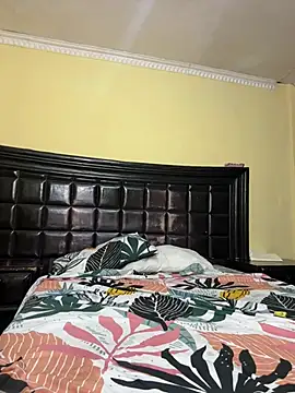 NiaLong21  online show from 01-12-26, 06:26