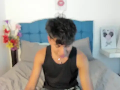 Valentino Lane online show from 01-12-26, 02:07