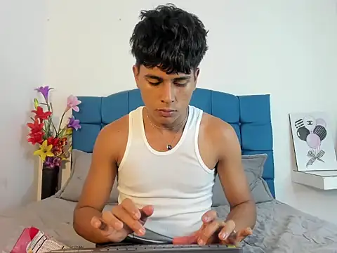 Valentino Lane online show from 01-14-26, 02:04