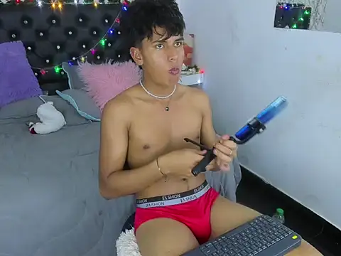 Valentino Lane online show from 12-15-25, 02:06