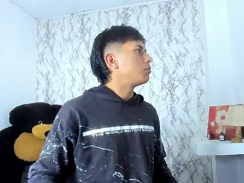 Valentino Lane online show from 02-20-26, 02:41