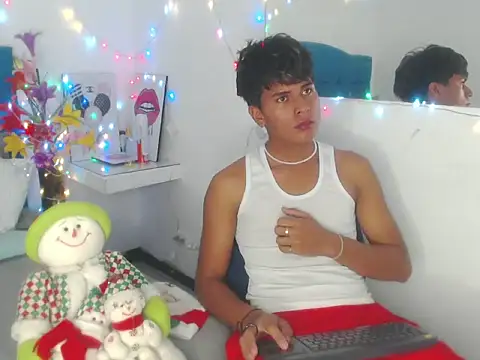 Valentino Lane online show from 12-02-25, 01:46