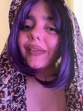 Snapshot of candicewest_ chatting on 06-19-26, 04:24 candicewest online show from 06-19-26, 04:24