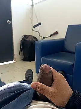 Loquillopajero online show from 12-14-25, 01:17