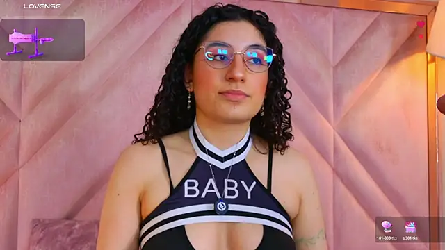 Snapshot of DemiJones_ chatting on 05-22-26, 04:43 DemiJones online show from 05-22-26, 04:43
