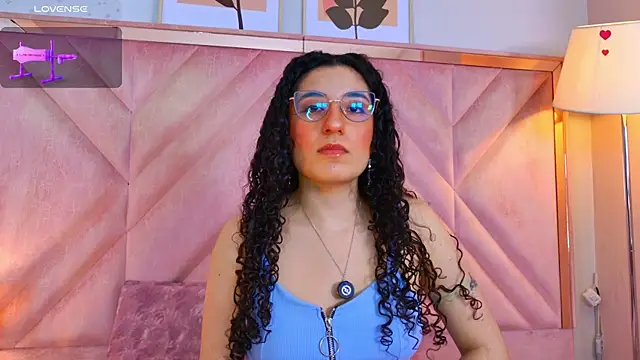 Snapshot of DemiJones_ chatting on 05-21-26, 05:16 DemiJones online show from 05-21-26, 05:16