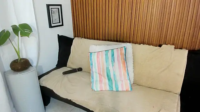 Mia girl123 online show from 04-05-26, 04:52