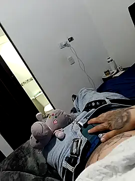 Snapshot of crazy_penis chatting on 11-07-25, 12:15 crazy penis online show from 11-07-25, 12:15