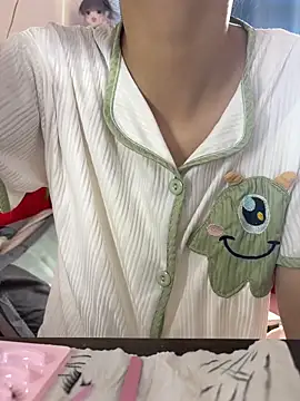 Snapshot of heting5209 chatting on 06-11-26, 05:48 heting5209 online show from 06-11-26, 05:48
