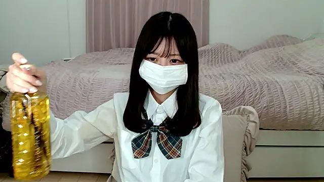 Snapshot of _Runa_ chatting on 11-10-25, 05:23 Runa online show from 11-10-25, 05:23