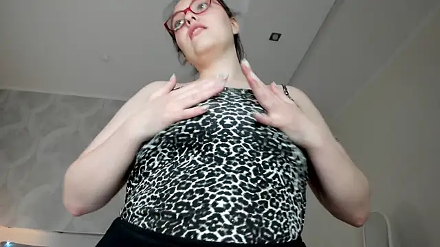 Mersedes Rosso online show from 11-24-25, 01:22